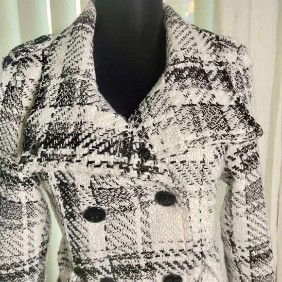 Iz Byer Black and White Trench Coat - Picture 4 of 12